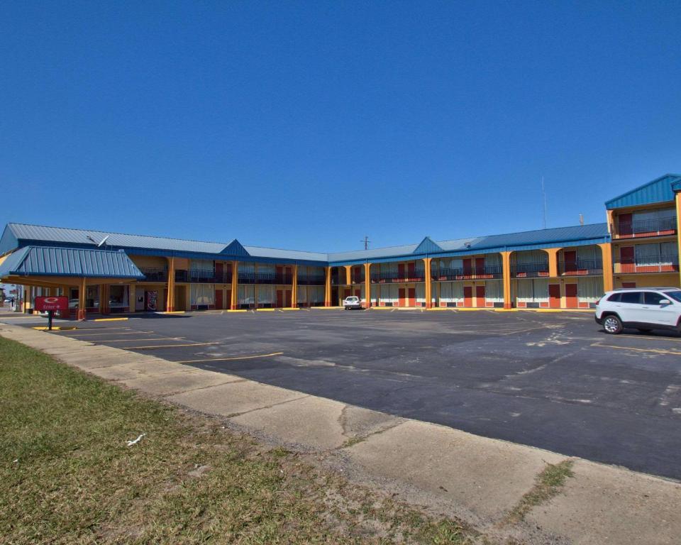 Econo Lodge Donalsonville - image 7