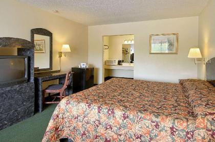 Days Inn by Wyndham Donalsonville - image 5