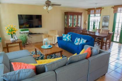 Villa Coral Reef- 4BR with community pool overlooking ocean - image 10