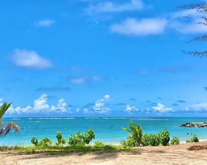 tropical Breeze Private Jacuzzi for 4 Beach View 