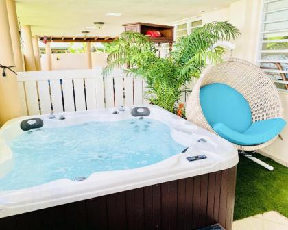 Tropical Breeze Private Jacuzzi for 4 Beach View - image 13