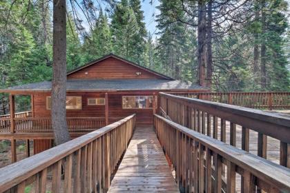 Spacious Cabin Walk to Big Trees State Park! - image 4