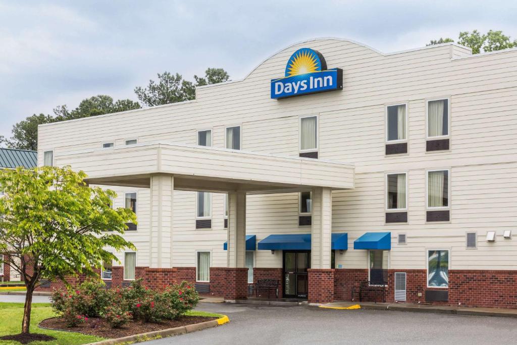 Days Inn by Wyndham Doswell At the Park - main image