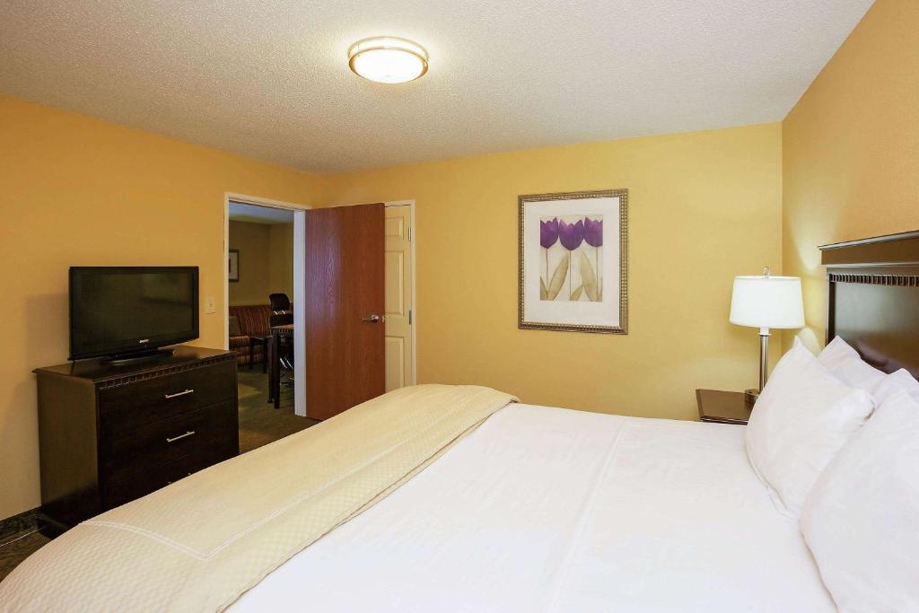 La Quinta by Wyndham Richmond - Kings Dominion - image 5