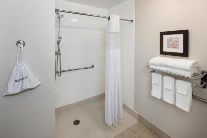 Hampton Inn & Suites Dothan - image 12