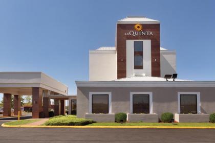 La Quinta inn & suites by Wyndham Dothan - image 9