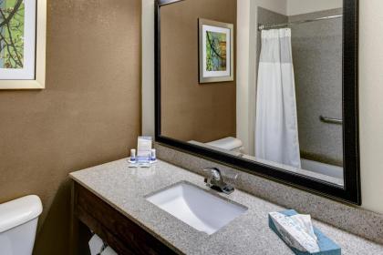 Fairfield Inn by Marriott Dothan - image 13