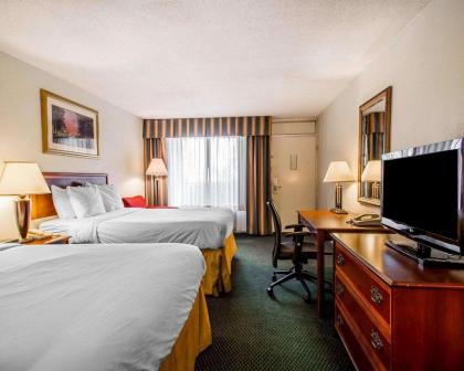 Clarion Inn & Suites Dothan South - image 10