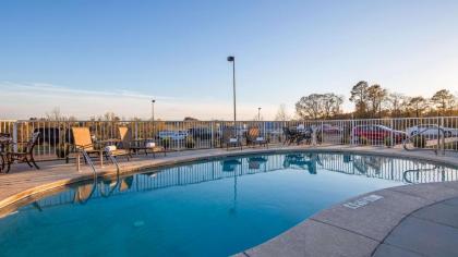 Best Western Dothan Inn & Suites - image 12