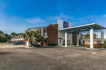 Motel 6-Dothan AL - image 2