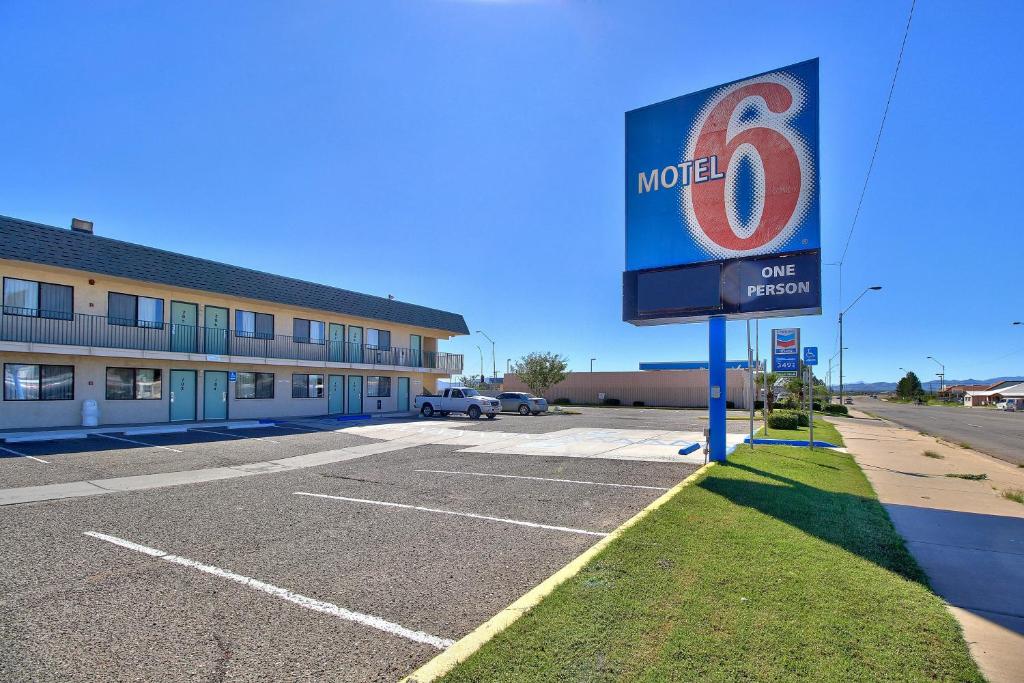 Motel 6-Douglas AZ - image 2