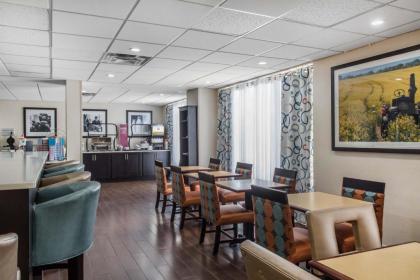 Hampton Inn Douglas - image 15