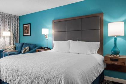 Hampton Inn Douglas - image 7