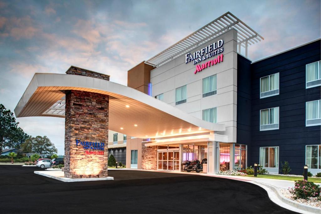 Fairfield Inn & Suites by Marriott Douglas - main image