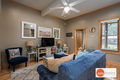 Lake Life Getaway - Condo near downtown! - image 10