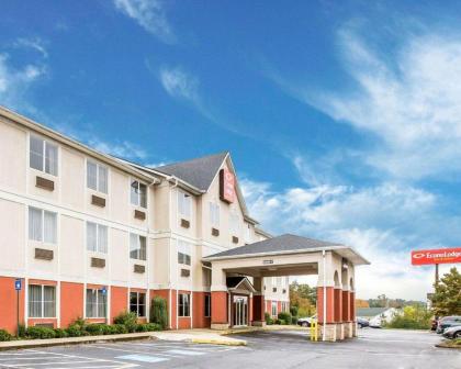 Econo Lodge Inn & Suites Douglasville - image 5