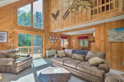 Sunny mountain Chalet with Hot tub Ski and Hike