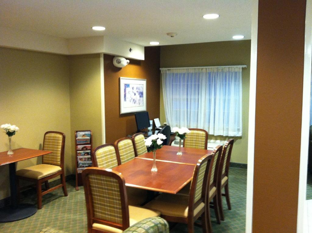 Microtel Inn & Suites Dover by Wyndham - image 3