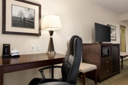 Hampton Inn Dover - image 11