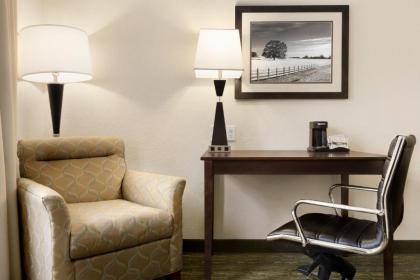 Hampton Inn Dover - image 13