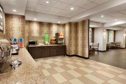 Hampton Inn Dover - image 3