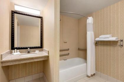 Hilton Garden Inn Solomons - image 2