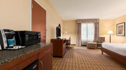 Hilton Garden Inn Solomons - image 7