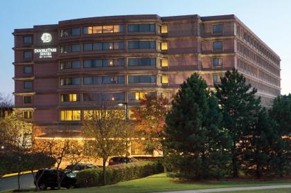 Doubletree Suites by Hilton Hotel  Conference Center Chicago Downers Grove