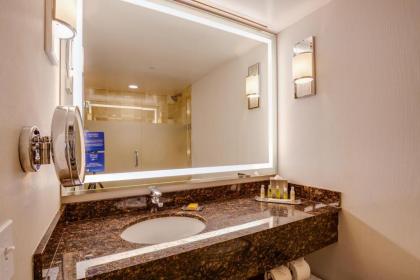 DoubleTree Suites by Hilton Hotel & Conference Center Chicago-Downers Grove - image 11