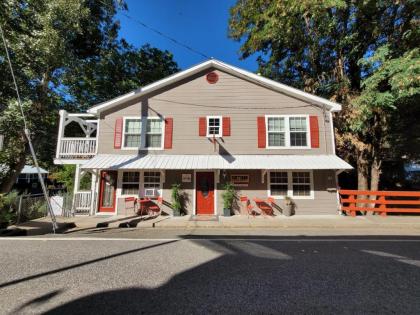 Carriage House Inn Downieville California