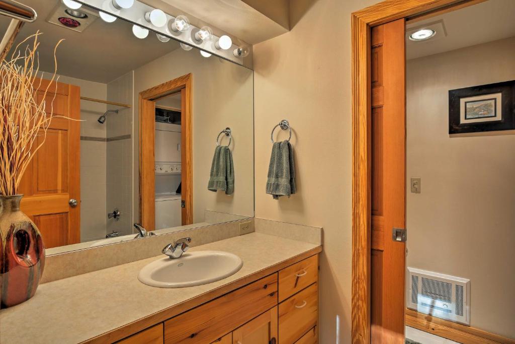 Cozy Driggs Condo with Hot Tub and Ski Shuttle Service! - image 5