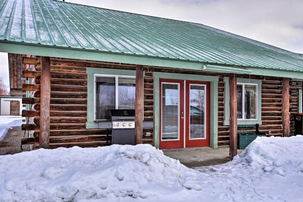 Cozy Teton Valley Escape 11 Miles to Targhee - main image