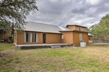 Dripping Springs Home with Deck Near Wedding Venue - image 11