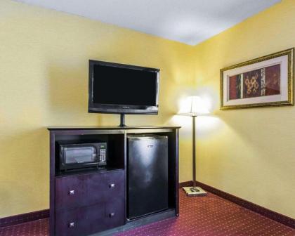 Quality Inn - image 2