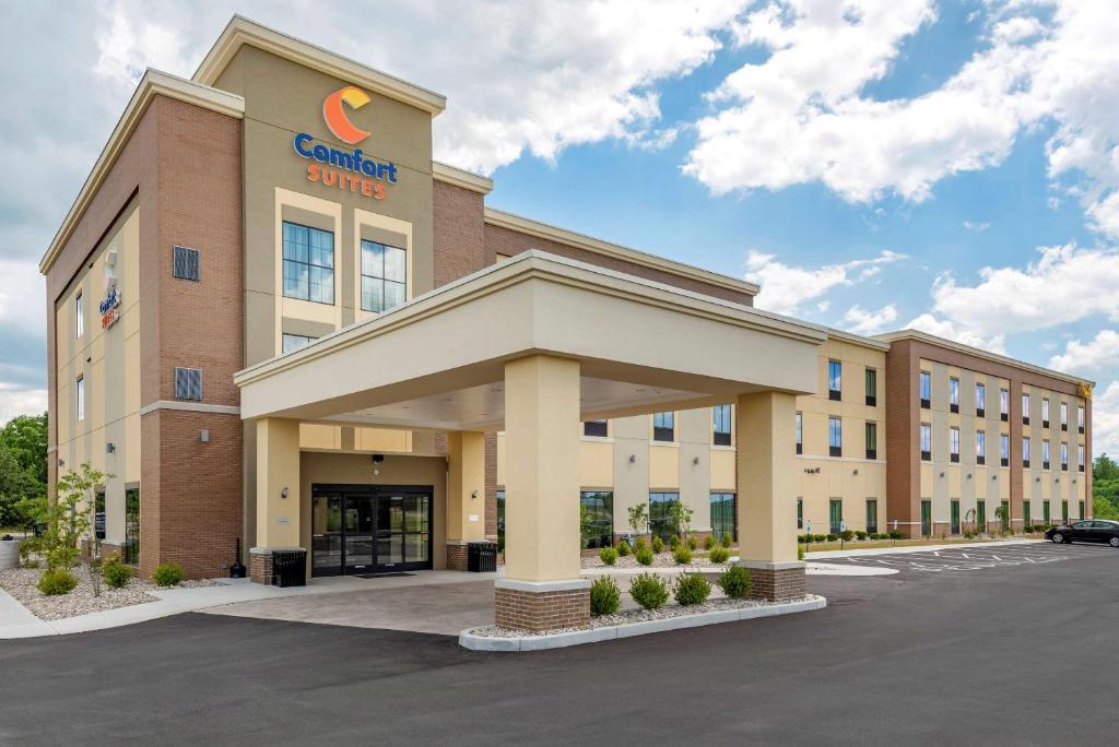 Comfort Suites - main image