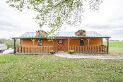 Cozy Cabin near Ark Adam and Eves Retreat