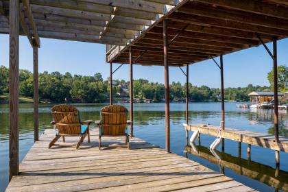 Big Blue Lake House Near The Ark!