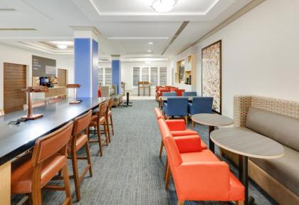 Holiday Inn Express Hotel & Suites Dublin an IHG Hotel - image 11