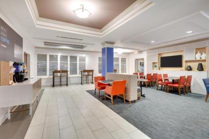 Holiday Inn Express Hotel & Suites Dublin an IHG Hotel - image 8