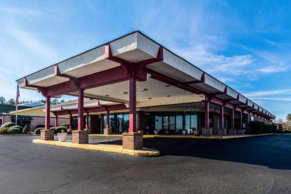 Econo Lodge Inn & Suites Conference Center Dublin - image 5