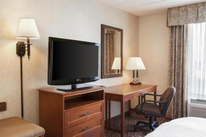 Hampton Inn Dubuque - image 10