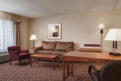 Hampton Inn Dubuque - image 15