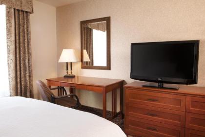 Hampton Inn Dubuque - image 6