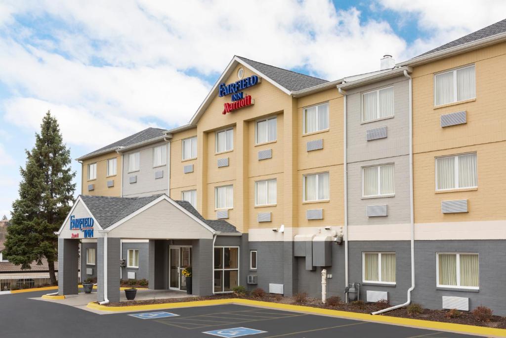 Fairfield Inn by Marriott Dubuque - main image