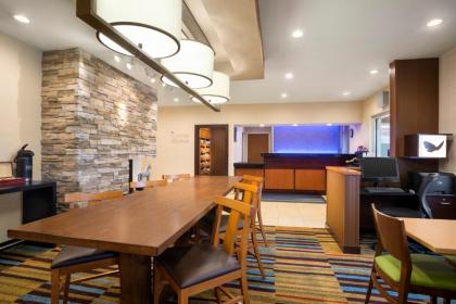 Fairfield Inn by Marriott Dubuque - image 10