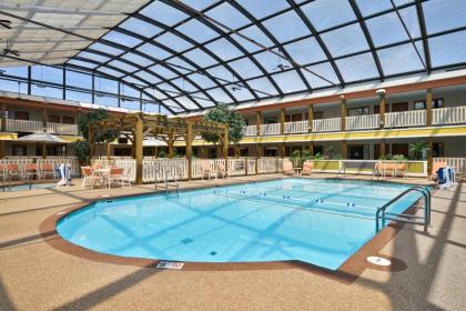 Best Western Plus Dubuque Hotel and Conference Center - image 10