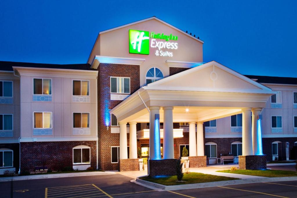 Holiday Inn Express Hotel & Suites - Dubuque West an IHG Hotel - main image