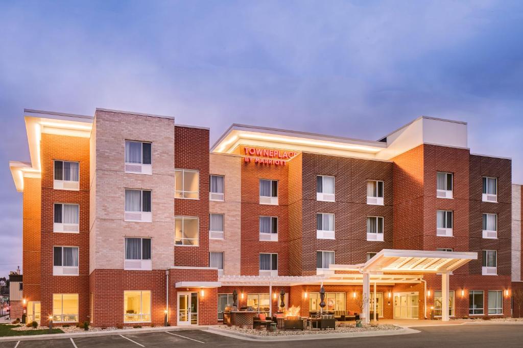 TownePlace Suites by Marriott Dubuque Downtown - main image