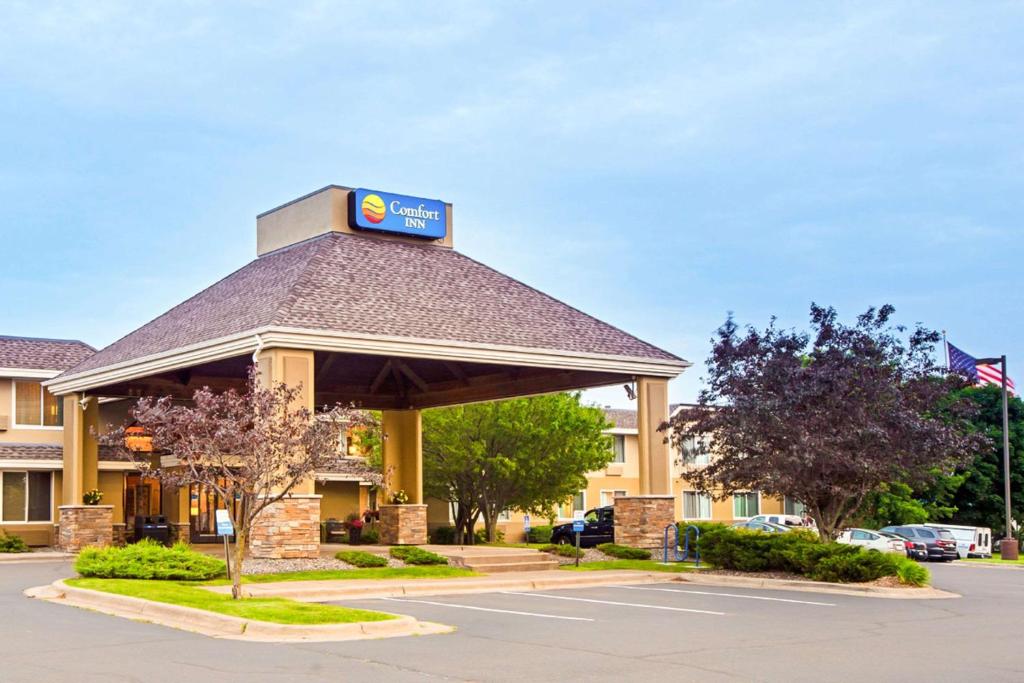 Comfort Inn West - main image