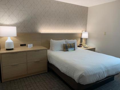 Days Inn & Suites by Wyndham Duluth by the Mall - image 3